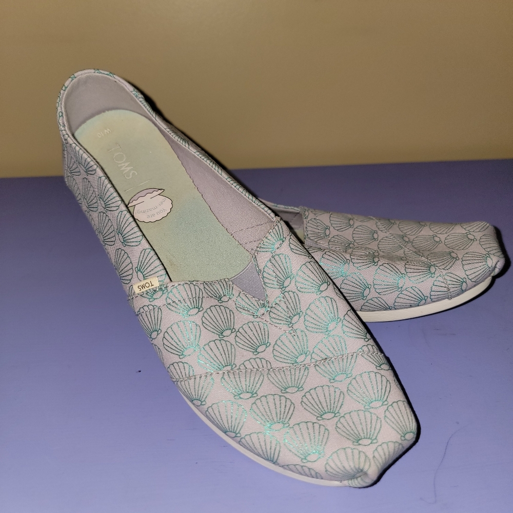 Seashell Pattern Toms - image 1